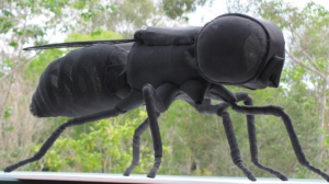 Шедевры из проволоки и коряг от художника Ивана Ловатта