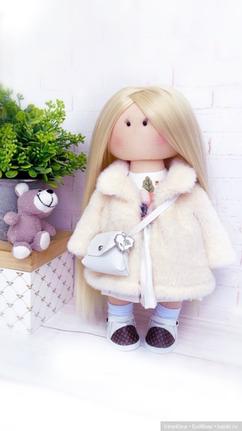 Кукла игровая с набором одежды (фото 3)