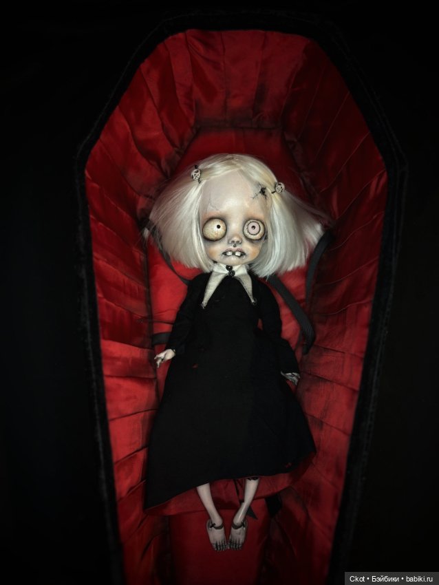 Маленькая мертвая девочка Ленор