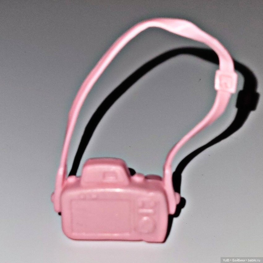 Наездница с розовыми волосами