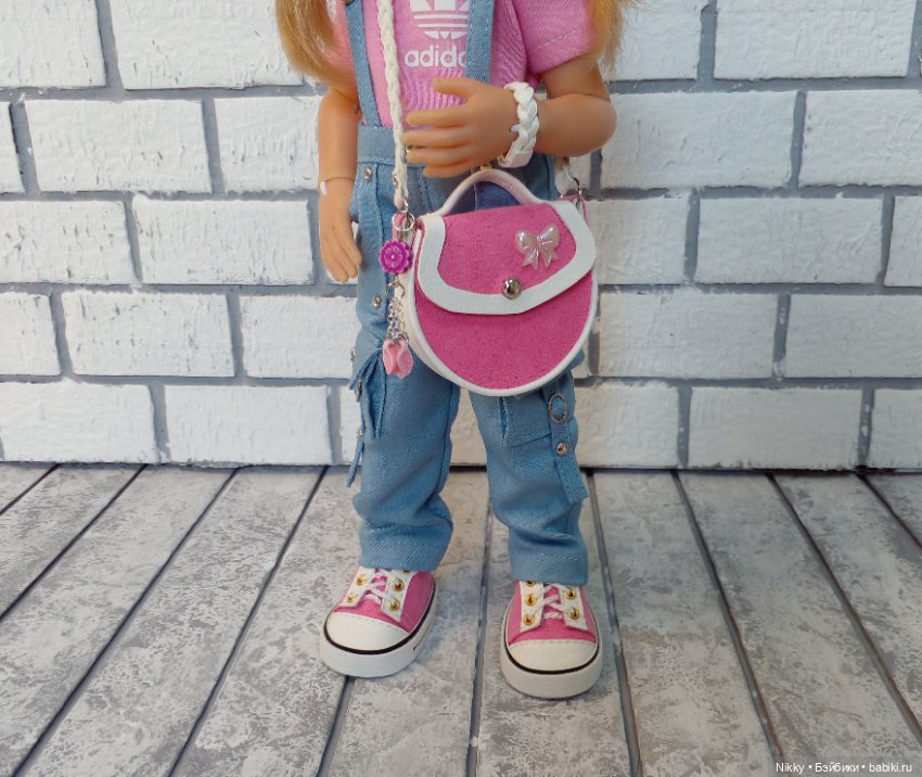 Дамские сумочки для кукол Паола Рейна