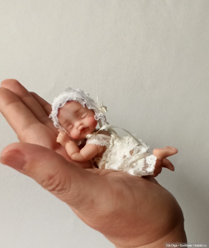 Самая крохотная, рост 10 см