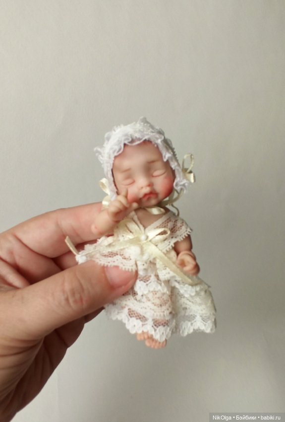 Самая крохотная, рост 10 см (фото 4)