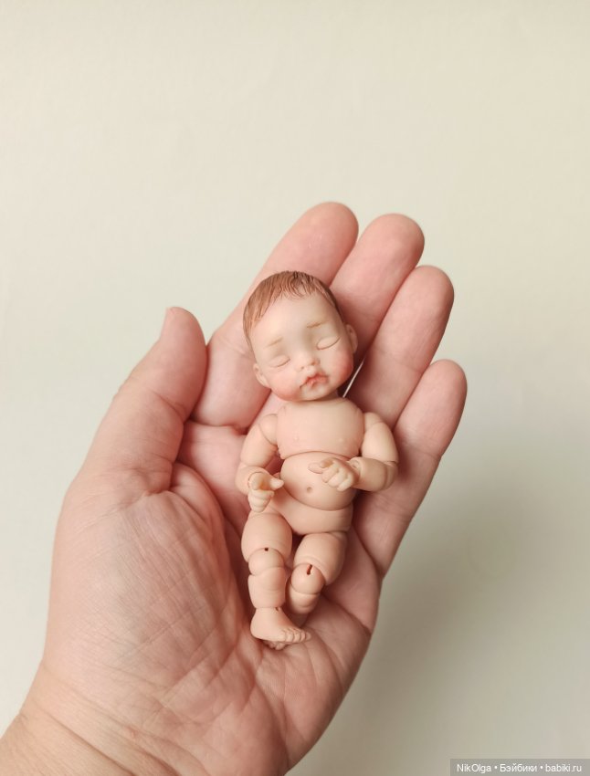 Самая крохотная, рост 10 см (фото 7)