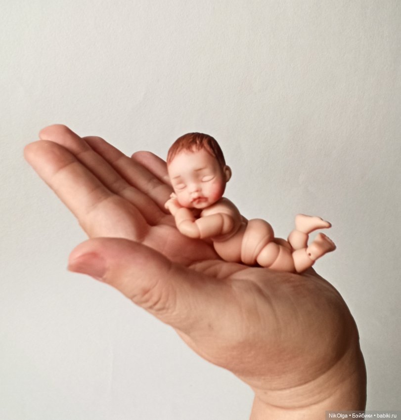 Самая крохотная, рост 10 см (фото 3)