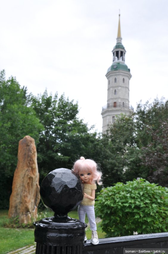 Бусинка и Лялечка в горном парке имени П. П. Бажова