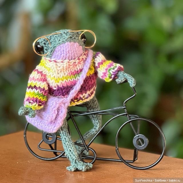 Один день из жизни вязаной лягушки 🐸