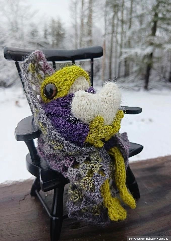 Один день из жизни вязаной лягушки 🐸 (фото 7)