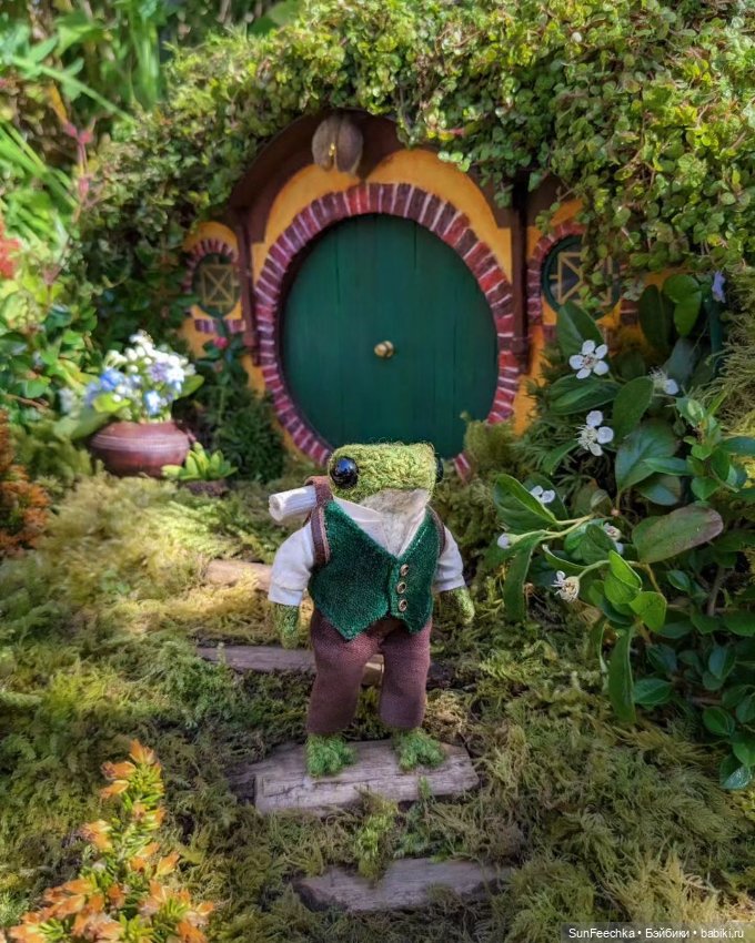 Один день из жизни вязаной лягушки 🐸