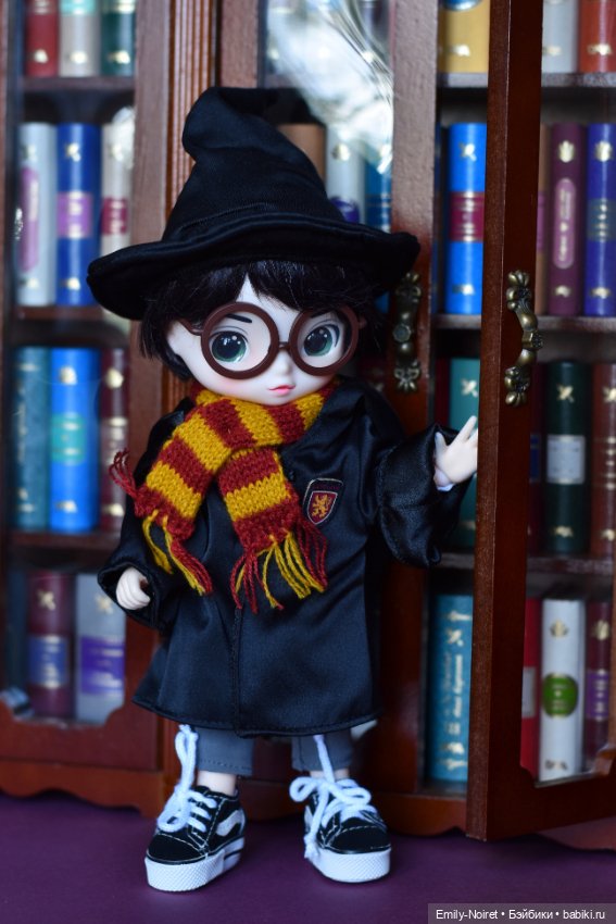 Малыш Гарри в библиотеке — Азиатские виниловые куклы (разное): Китай (фото 6)