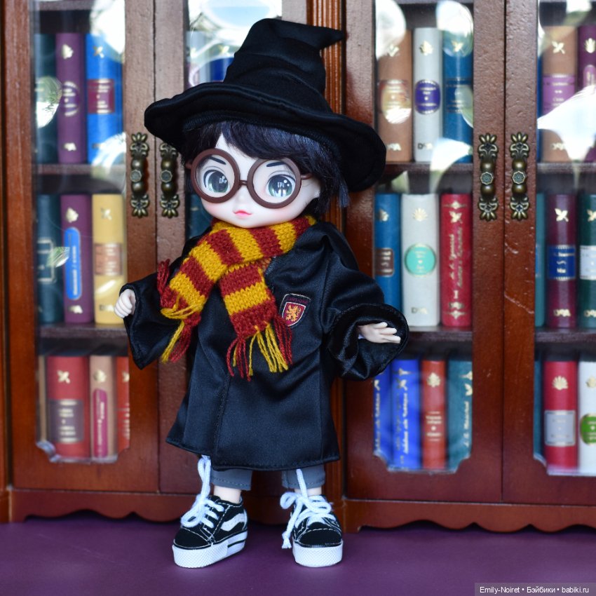 Малыш Гарри в библиотеке — Азиатские виниловые куклы (разное): Китай (фото 5)