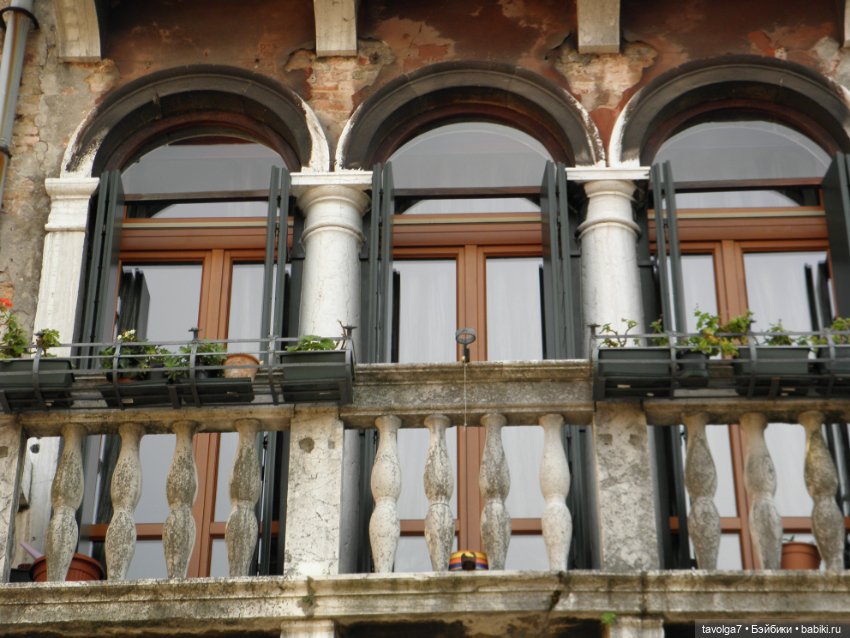 Лугнасад и фотографии из Венеции