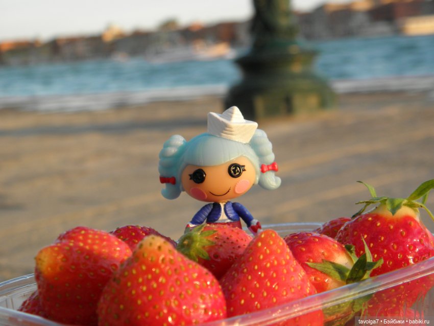 Лугнасад и фотографии из Венеции