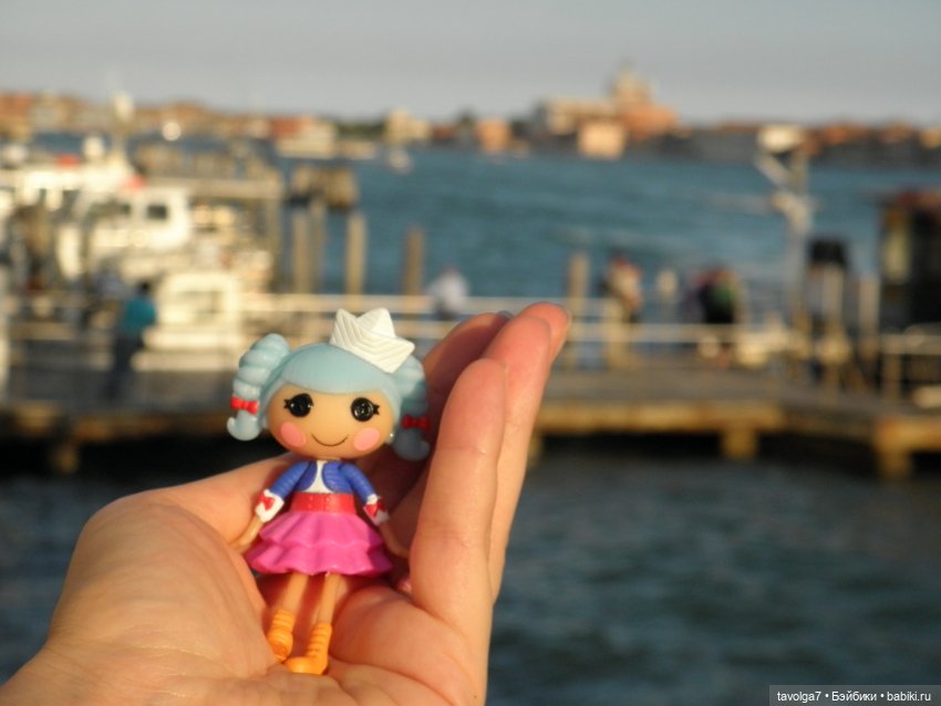 Лугнасад и фотографии из Венеции