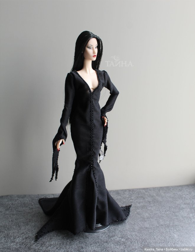 Мортиша Аддамс, стилизация