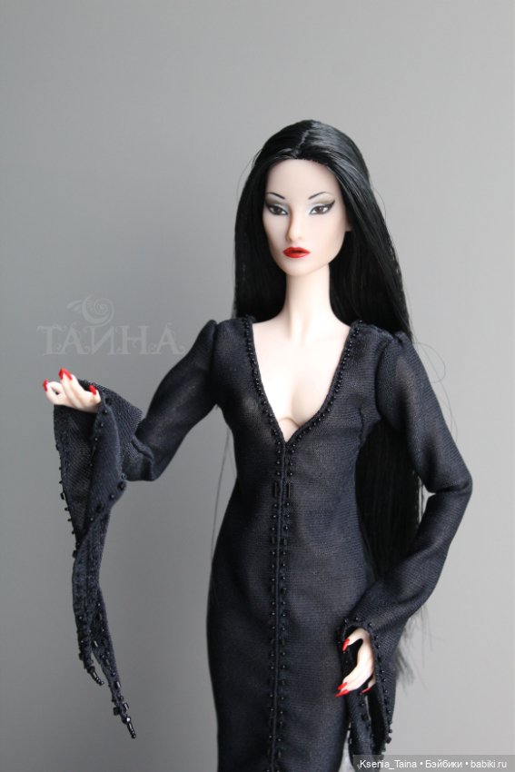 Мортиша Аддамс, стилизация