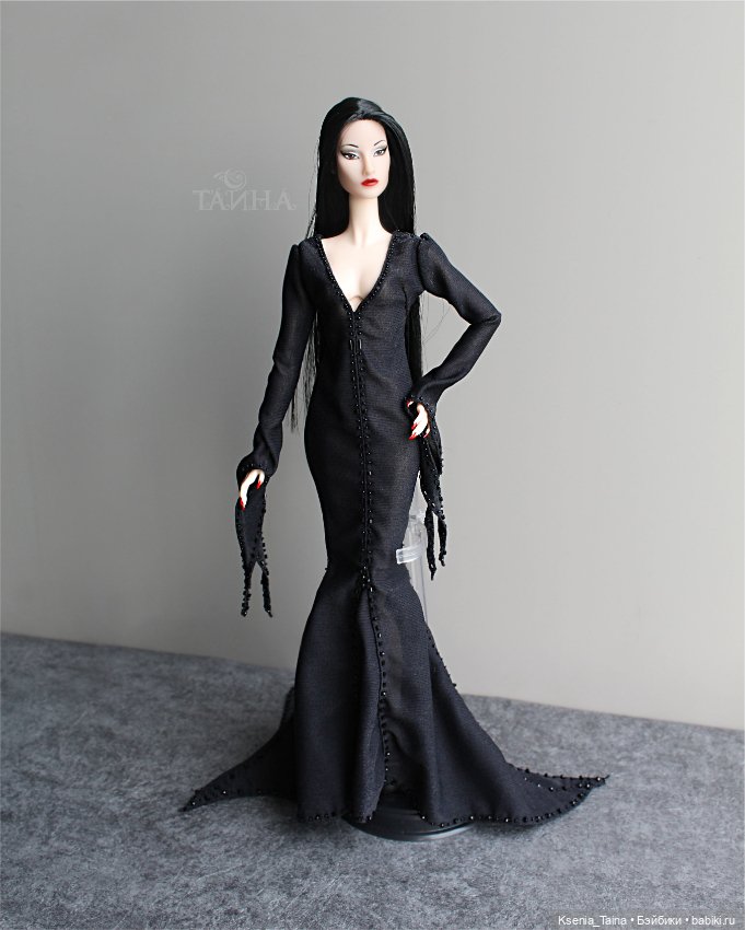 Мортиша Аддамс, стилизация