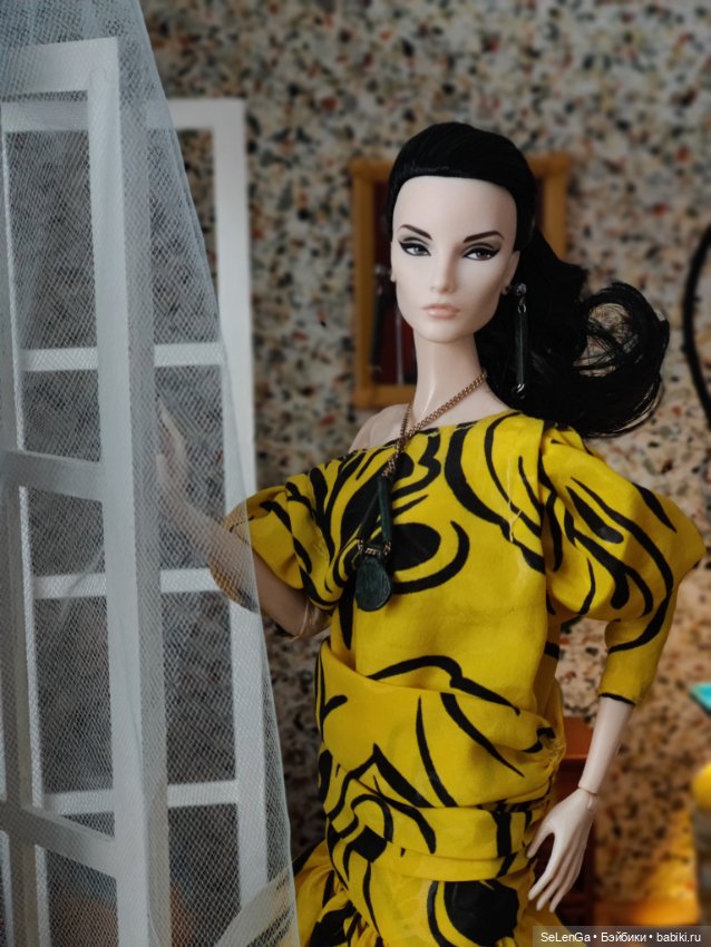 Клео и новый румбокс с окном (фото 9)