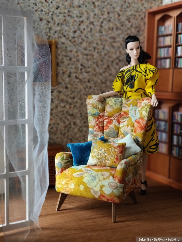 Клео и новый румбокс с окном