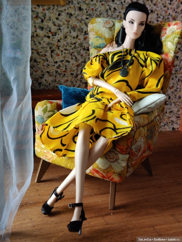 Клео и новый румбокс с окном