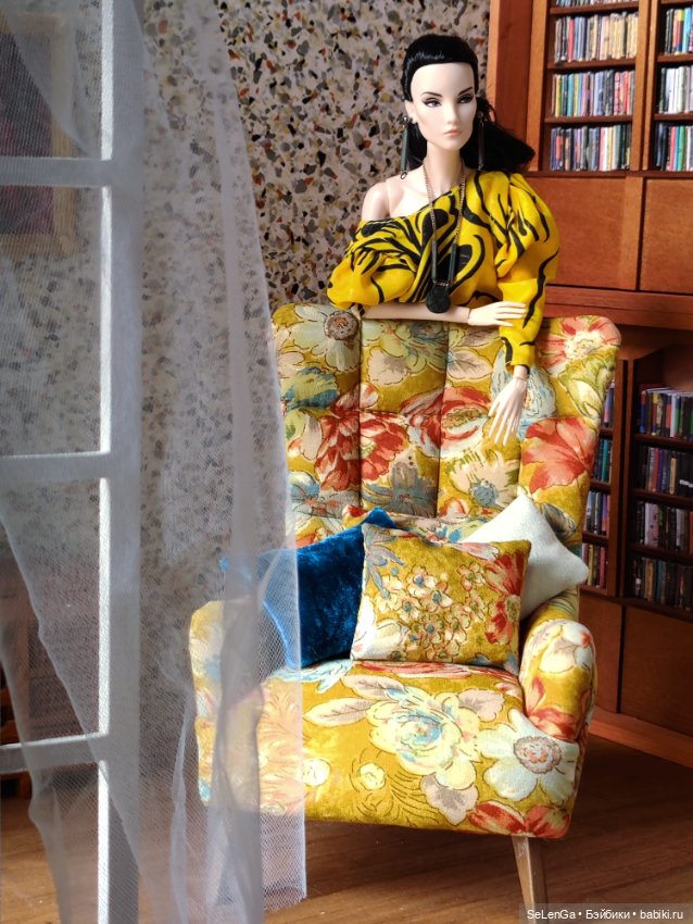 Клео и новый румбокс с окном