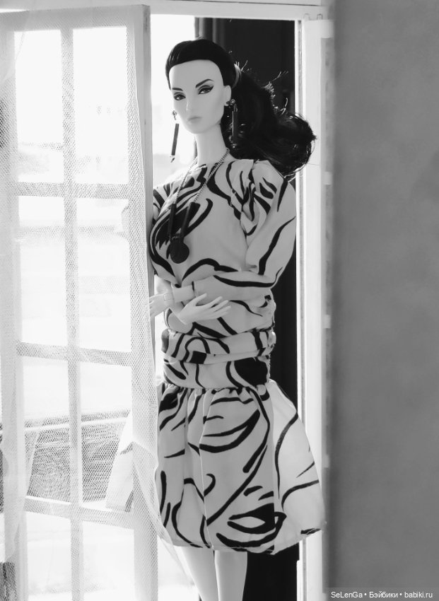 Клео и новый румбокс с окном