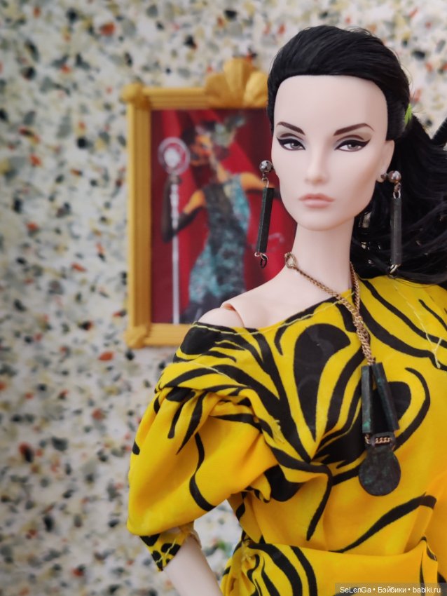 Клео и новый румбокс с окном