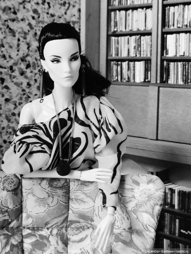 Клео и новый румбокс с окном