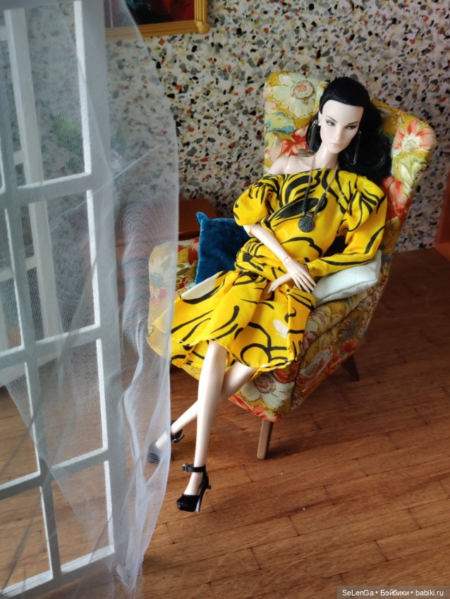 Клео и новый румбокс с окном