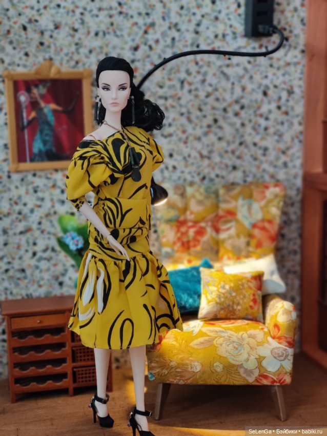 Клео и новый румбокс с окном