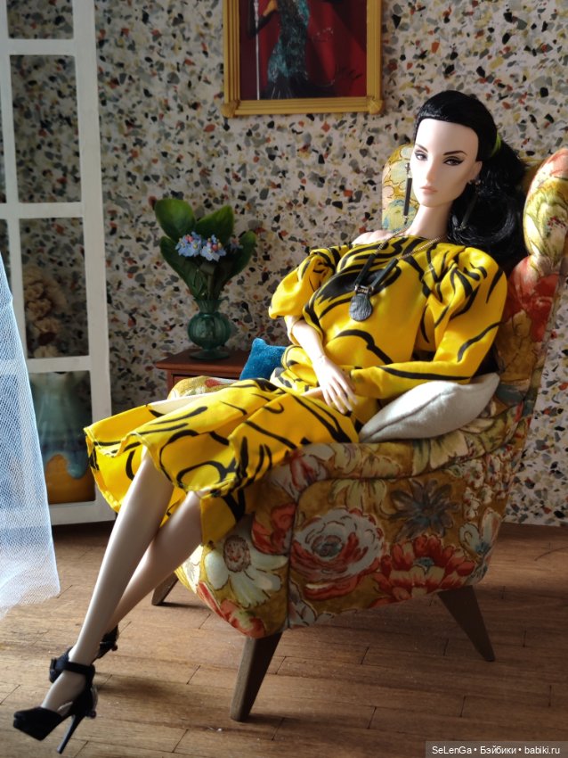 Клео и новый румбокс с окном (фото 2)