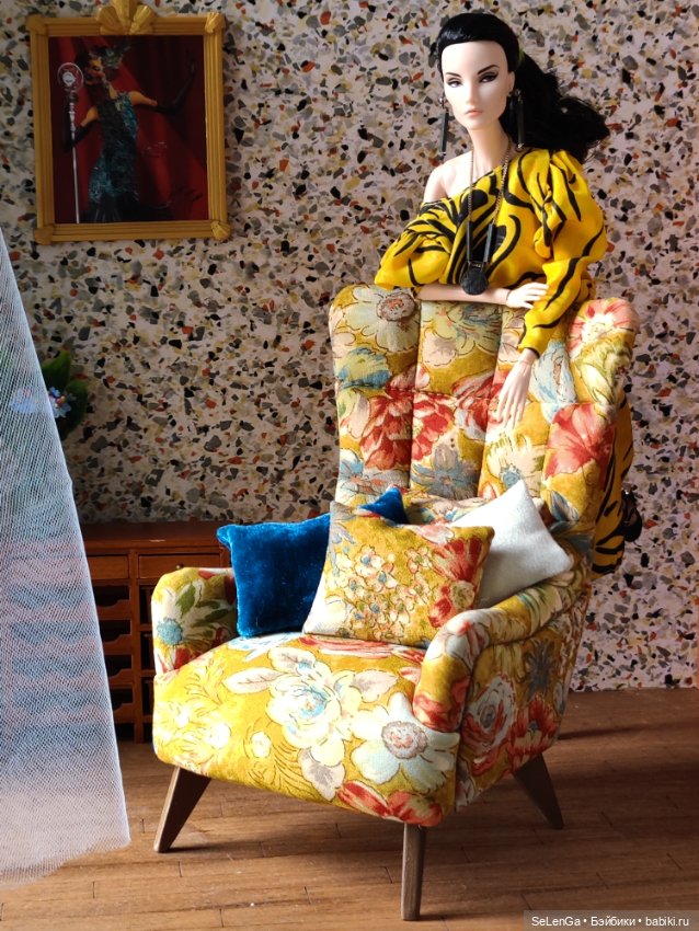 Клео и новый румбокс с окном (фото 8)