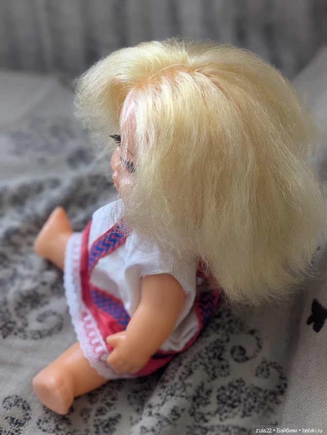 Малышка с накачанной шеей