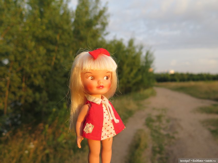Хильди от Remco на пляже — Коллекции игровых кукол (Playline): фото полок