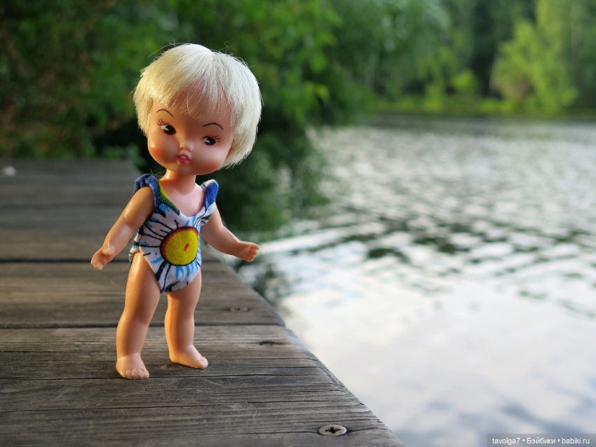 Хильди от Remco на пляже — Коллекции игровых кукол (Playline): фото полок (фото 4)