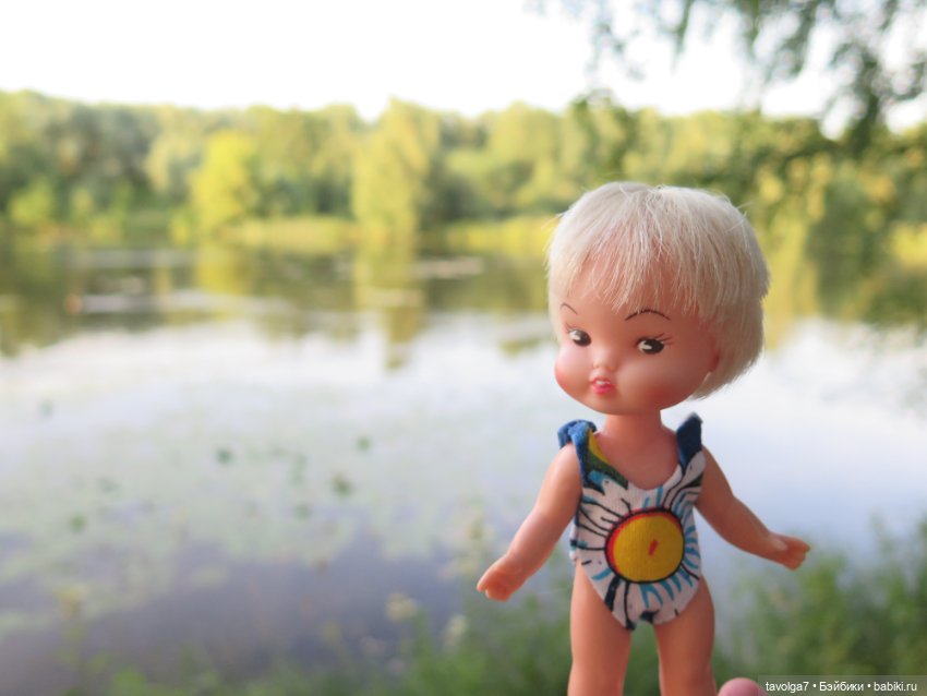 Хильди от Remco на пляже — Коллекции игровых кукол (Playline): фото полок (фото 6)