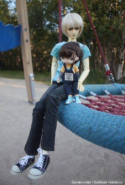 Марфуша и Марк на качелях (фото 8)