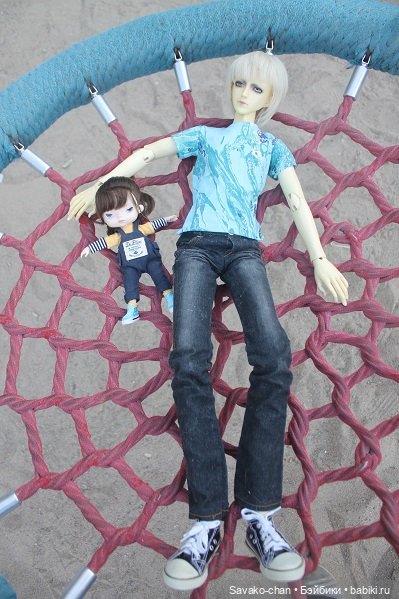 Марфуша и Марк на качелях (фото 5)