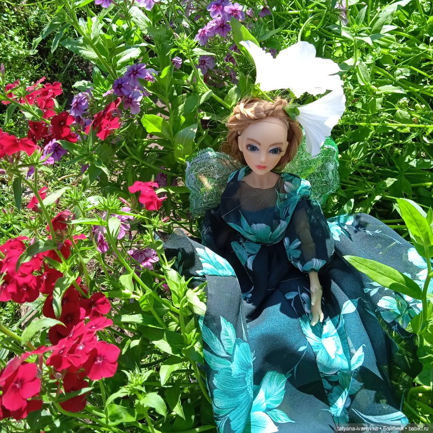 Кружилась над садом прекрасная Фея