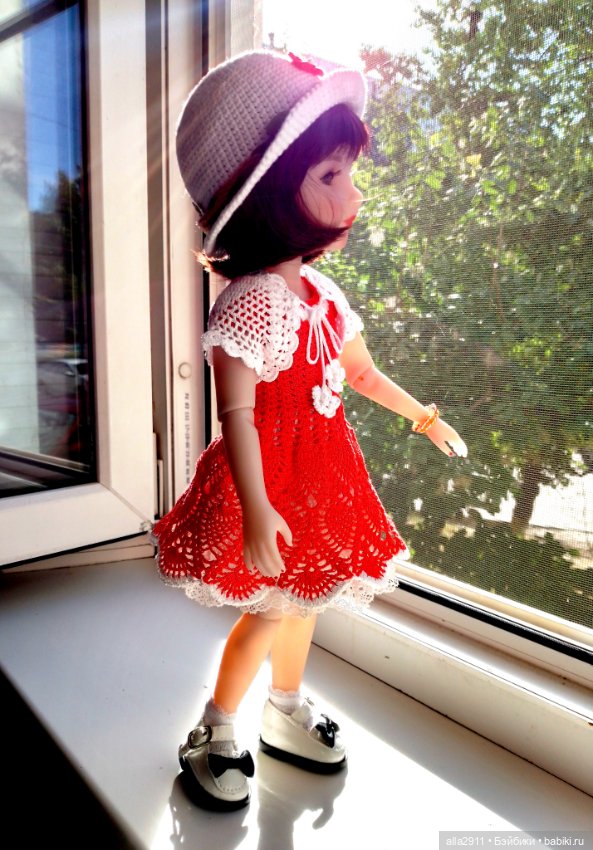Новенькая девочка и наряды для неё