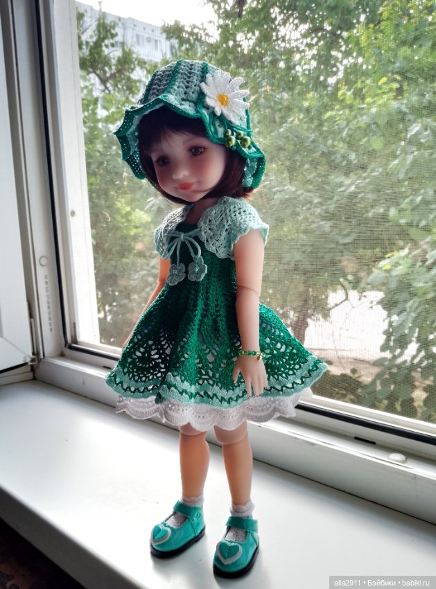 Новенькая девочка и наряды для неё