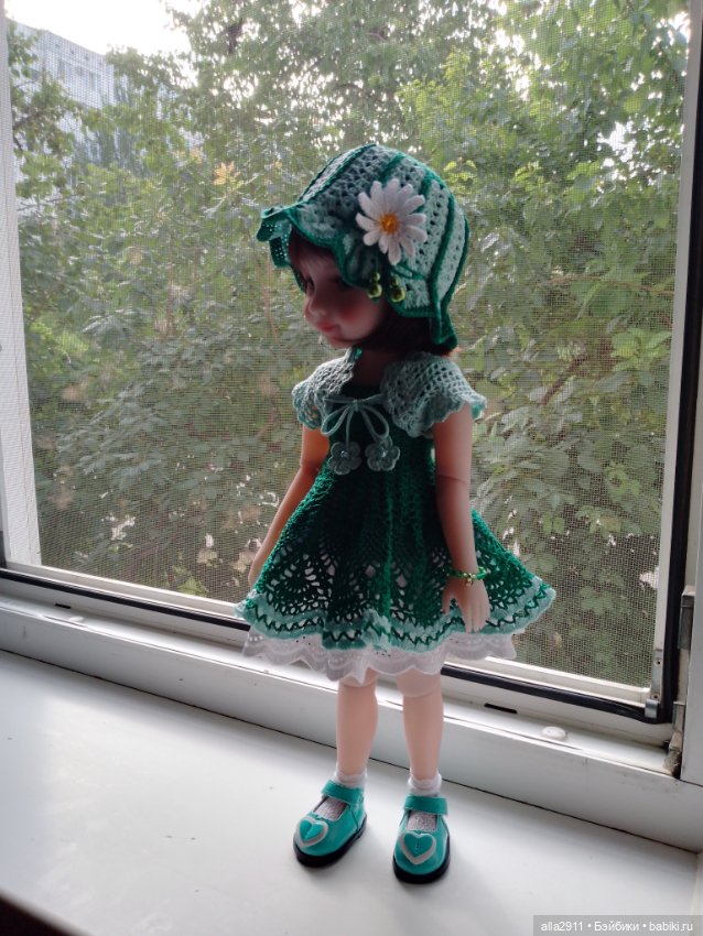 Новенькая девочка и наряды для неё