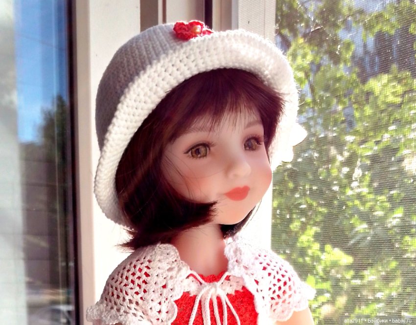 Новенькая девочка и наряды для неё