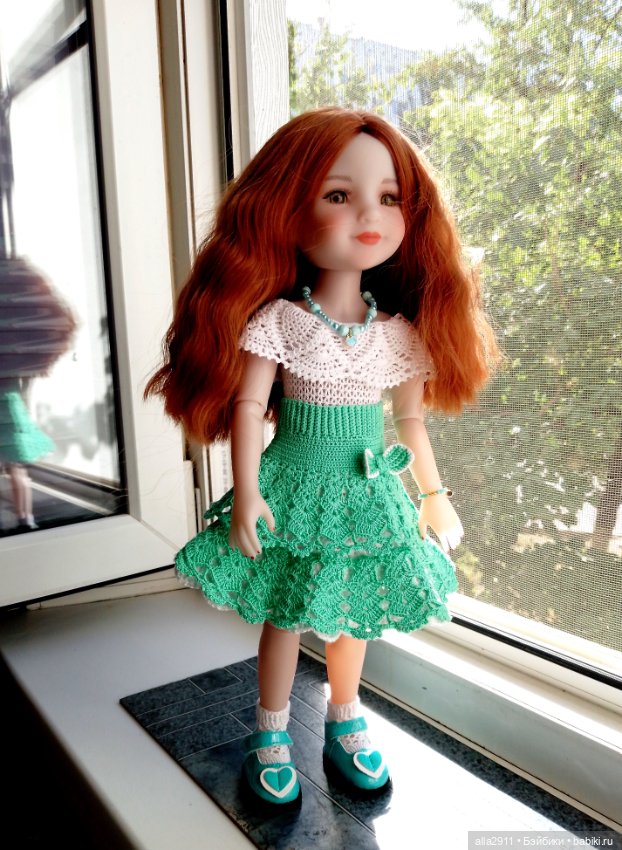 Новенькая девочка и наряды для неё