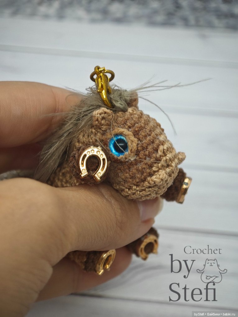 Брелочек Коняшка — Вязаные игрушки и амигуруми: крючком (фото 9)