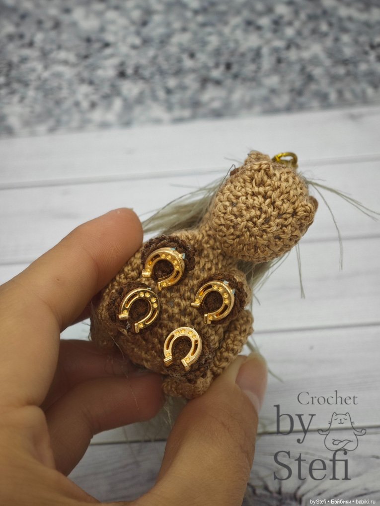Брелочек Коняшка — Вязаные игрушки и амигуруми: крючком (фото 6)