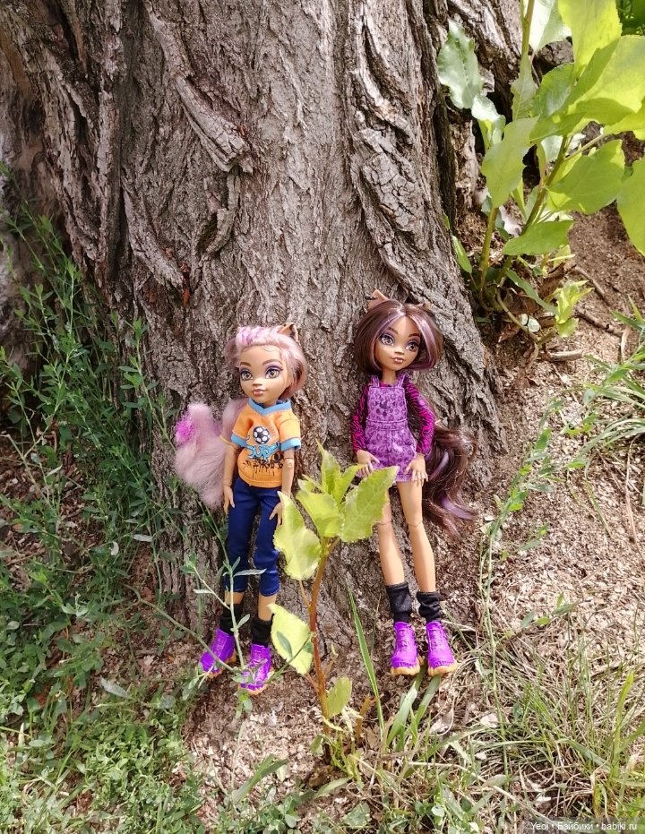 Две Клодин Вульф (3G) на прогулке✨