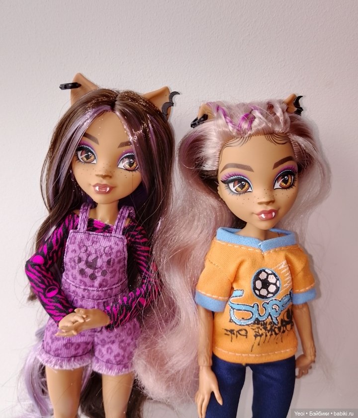 Две Клодин Вульф (3G) на прогулке✨