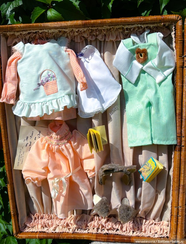 Тайна плетеного чемоданчика раскрыта! 🧳