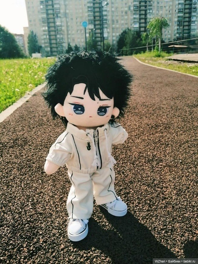 Плюшик Ван Ибо в новом костюмчике (фото 10)